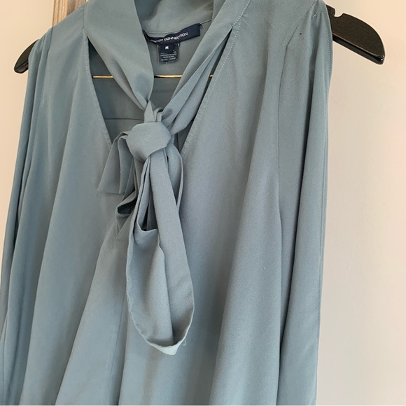French Connection Tie Neck Crepe Blouse Size Medium - Picture 7 of 12